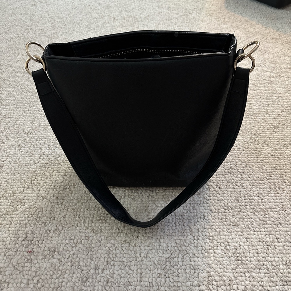 Elegant Black Shoulder Bag